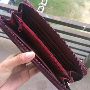 dompet merah maroon