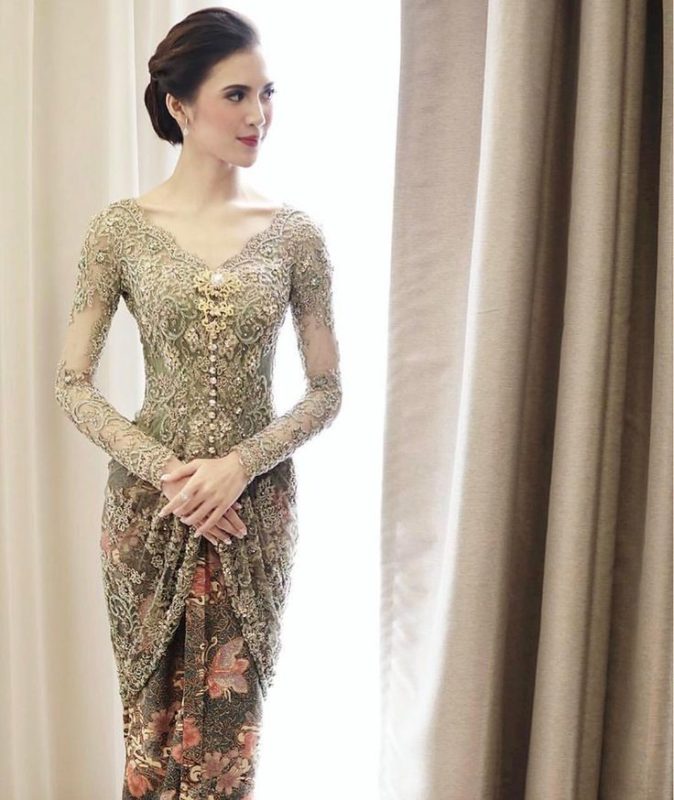 model kebaya brokat transparan