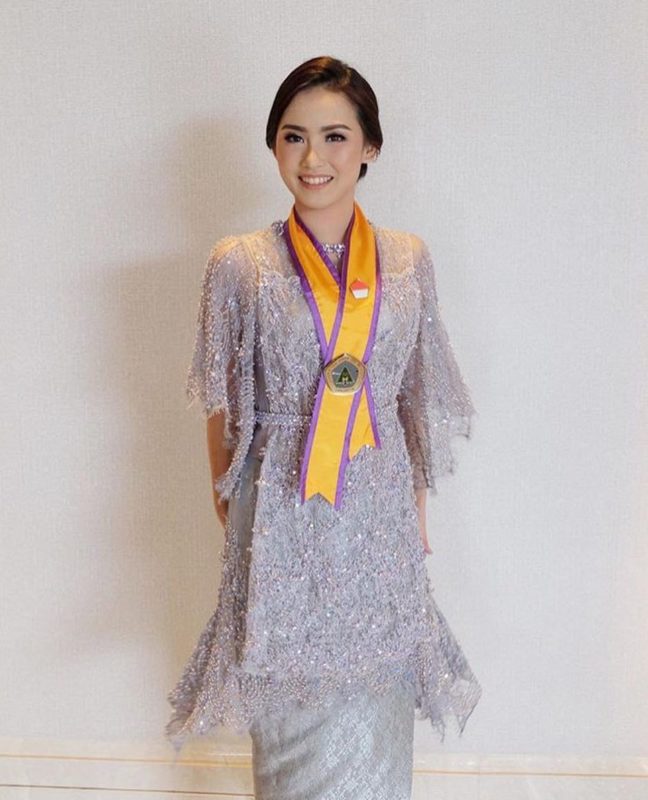 kebaya modern wisuda non hijab