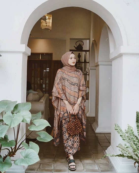 model baju batik untuk pesta pernikahan terbaru