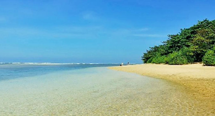 pantai ujung genteng