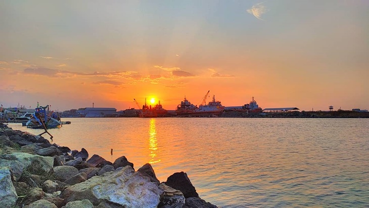 pantai jawa barat kejawanan cirebon